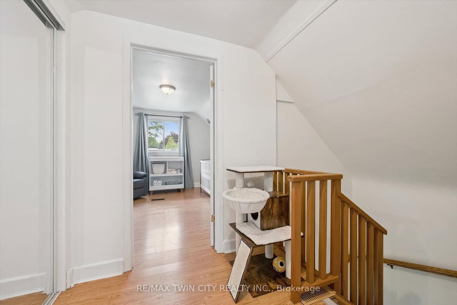 129 Florence Avenue thumbnail 27