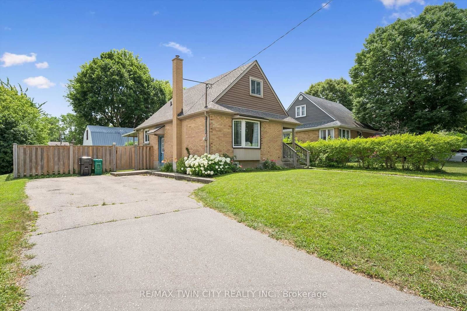 129 Florence Avenue thumbnail 3