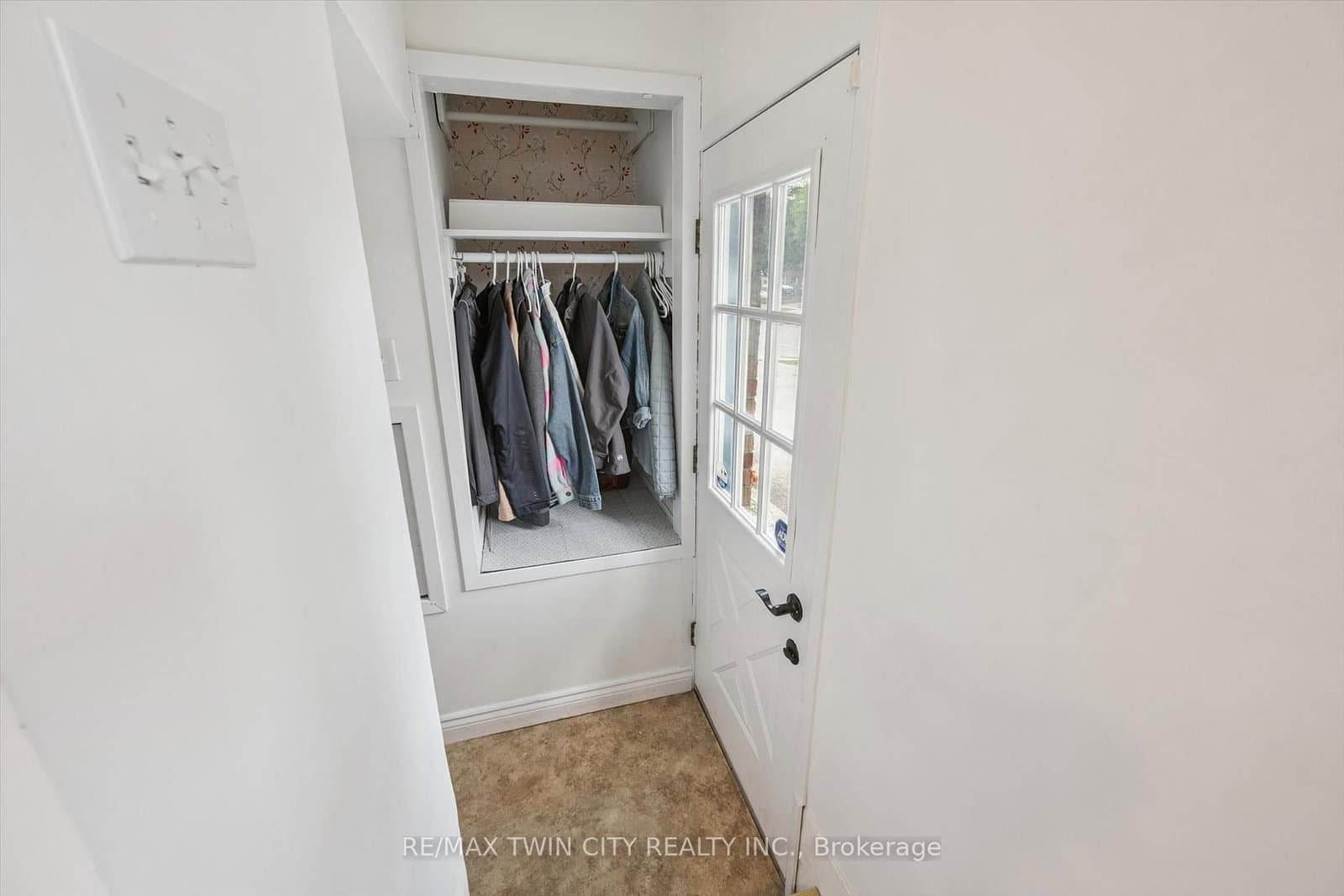 129 Florence Avenue thumbnail 32