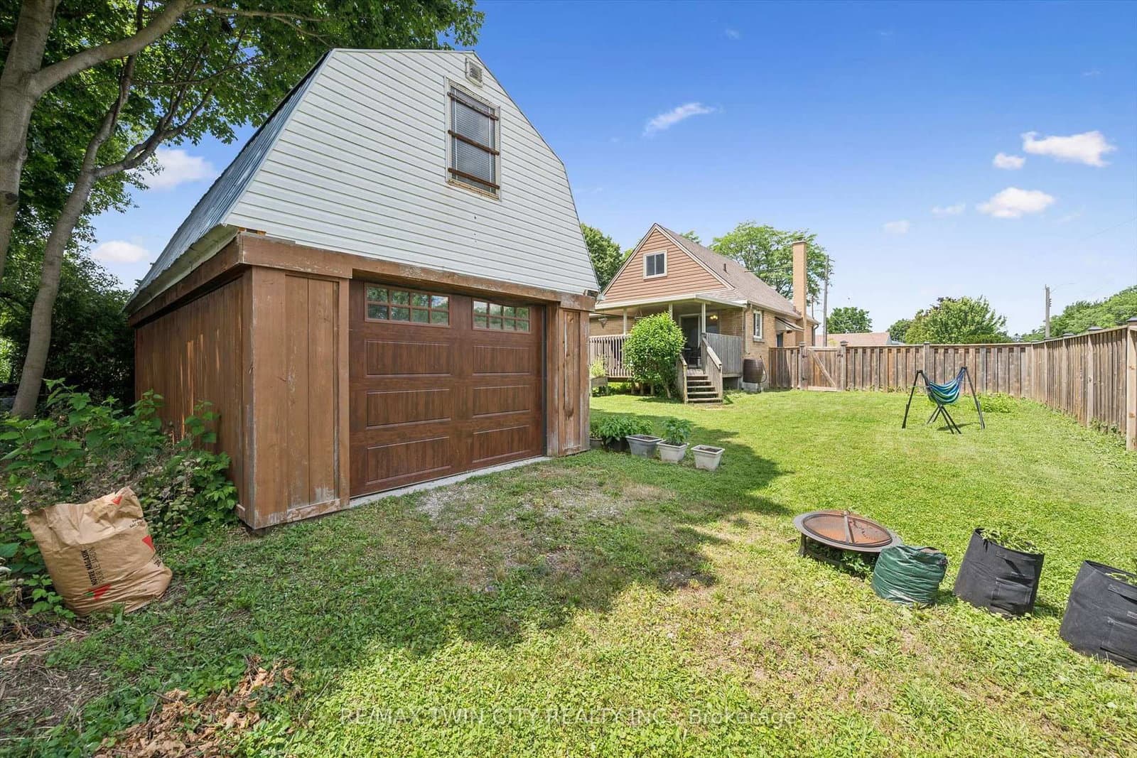 129 Florence Avenue thumbnail 35