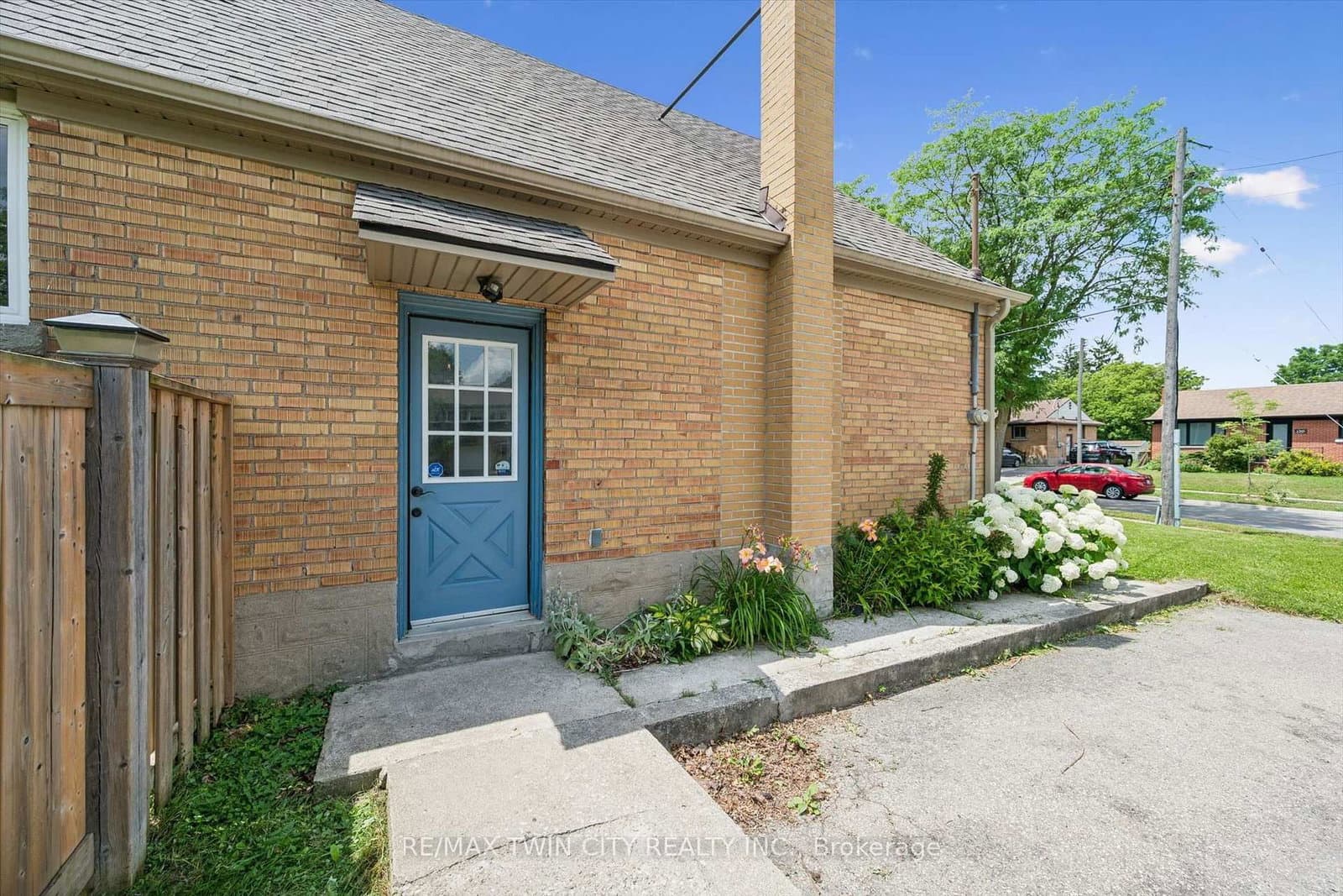 129 Florence Avenue thumbnail 7