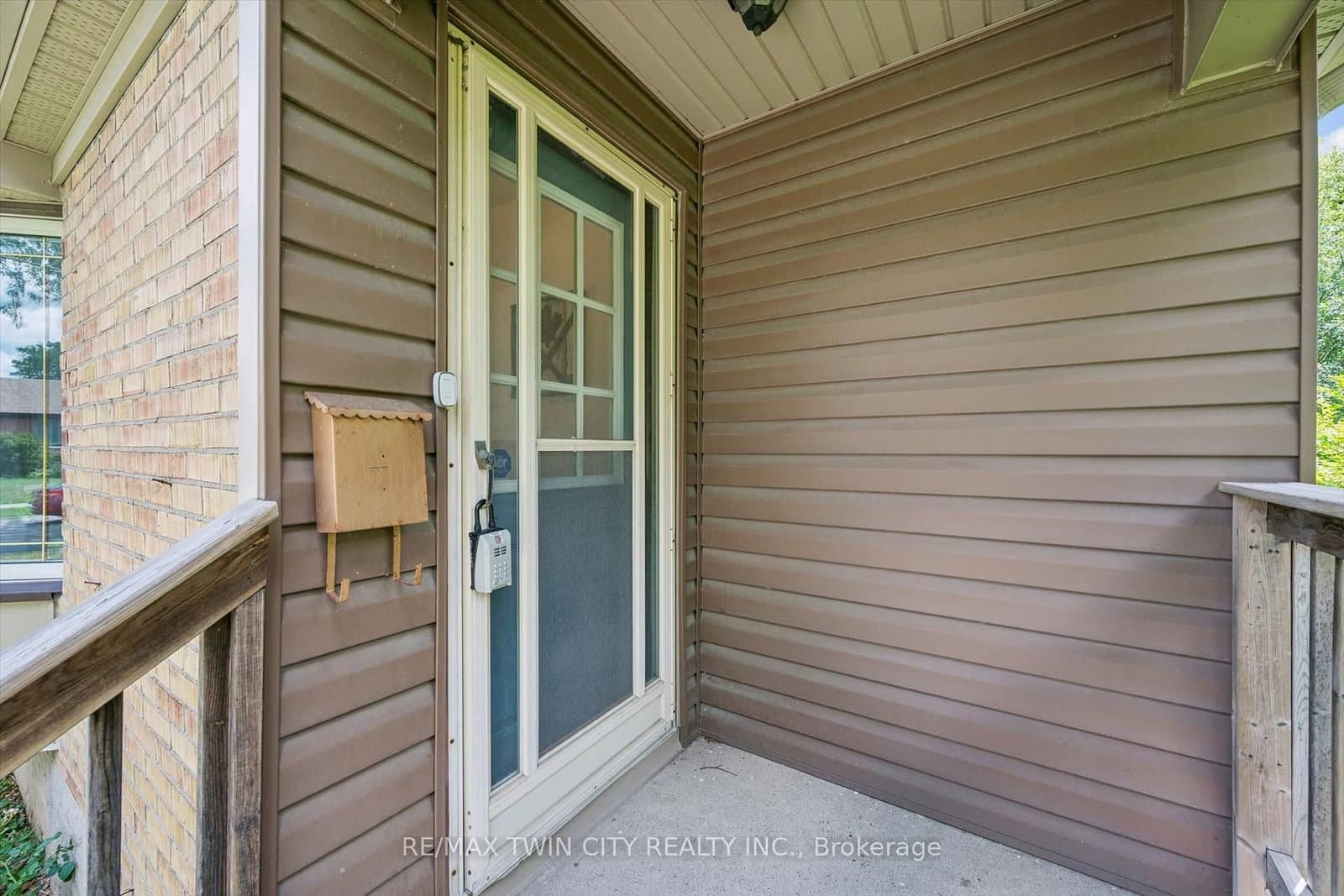 129 Florence Avenue thumbnail 9