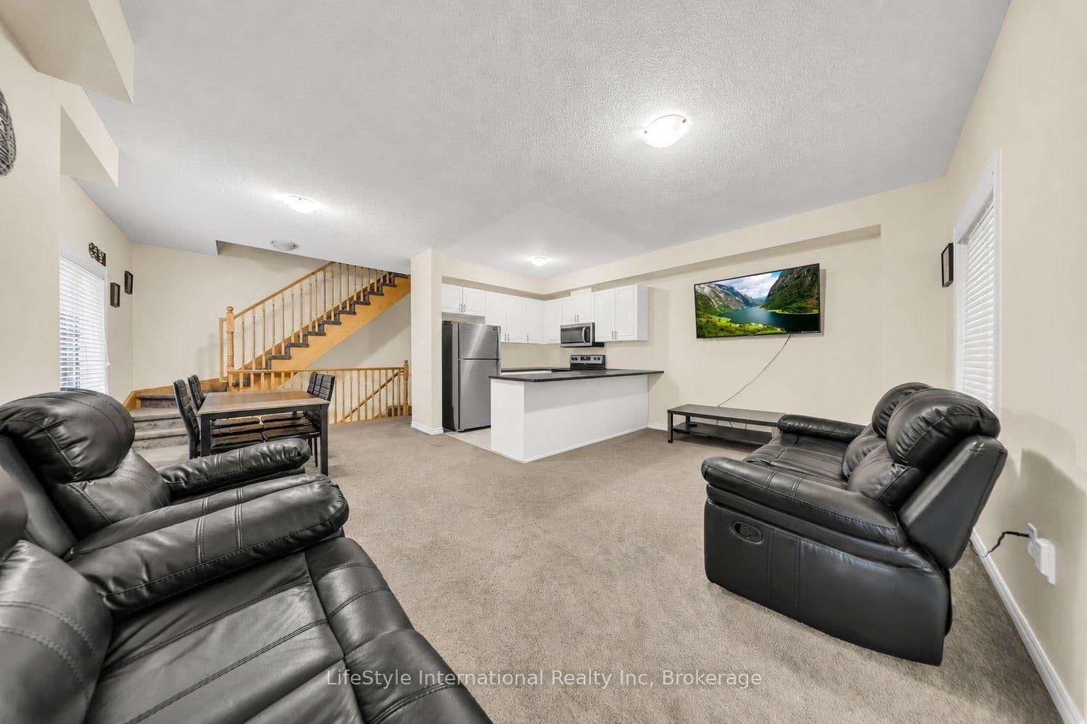 88 Decorso Drive, Unit 87 thumbnail 4