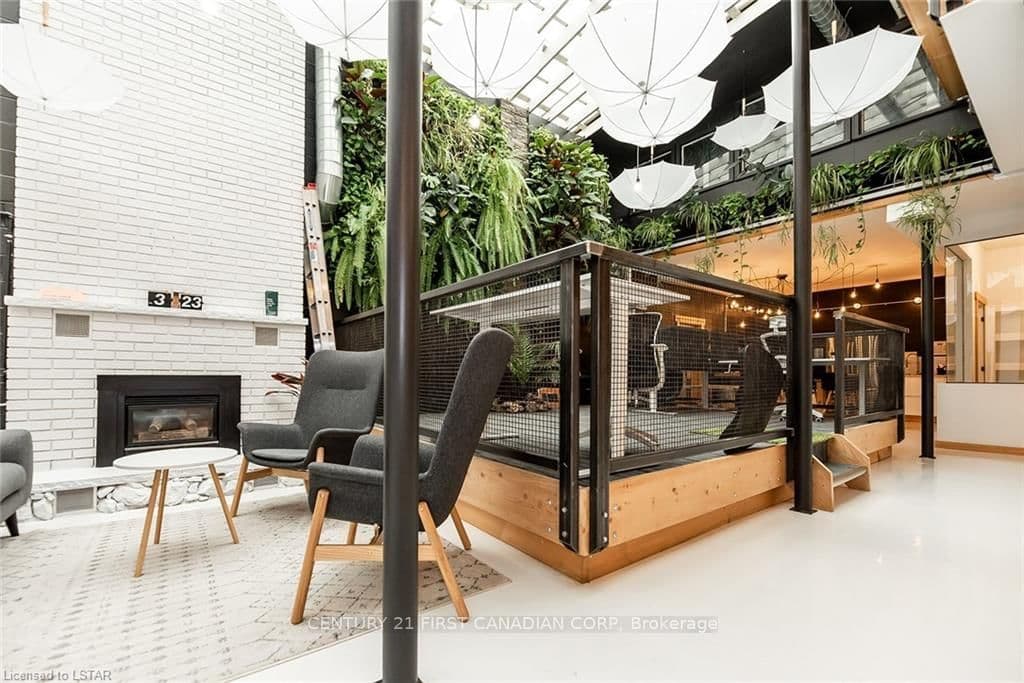 28 Princess Avenue, Unit Atrium thumbnail 3