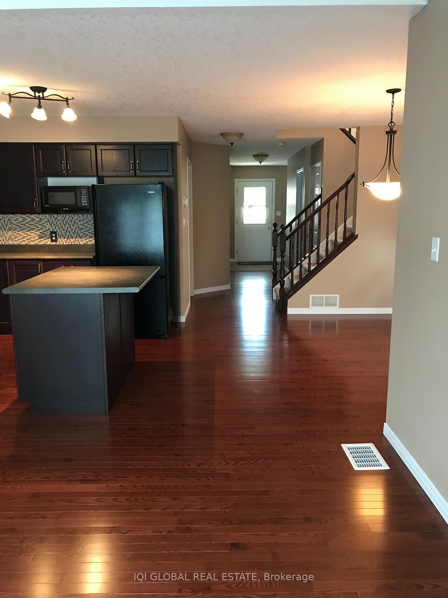 565 Wild Iris Avenue thumbnail 2