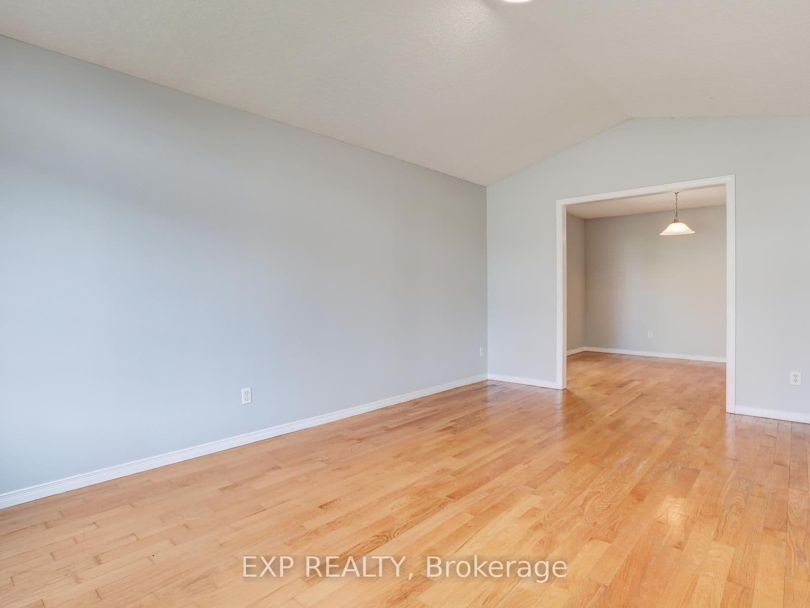 163 Daimler Drive thumbnail 7