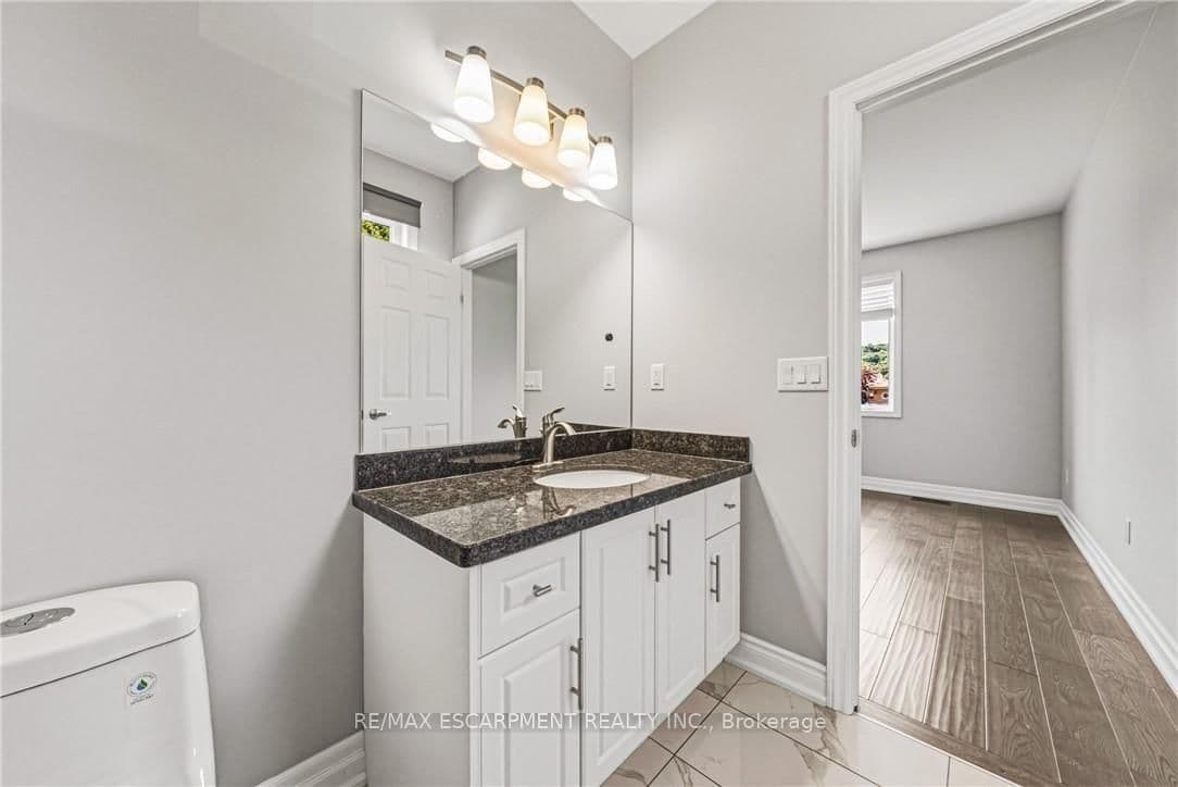 602 Cochrane Road thumbnail 18