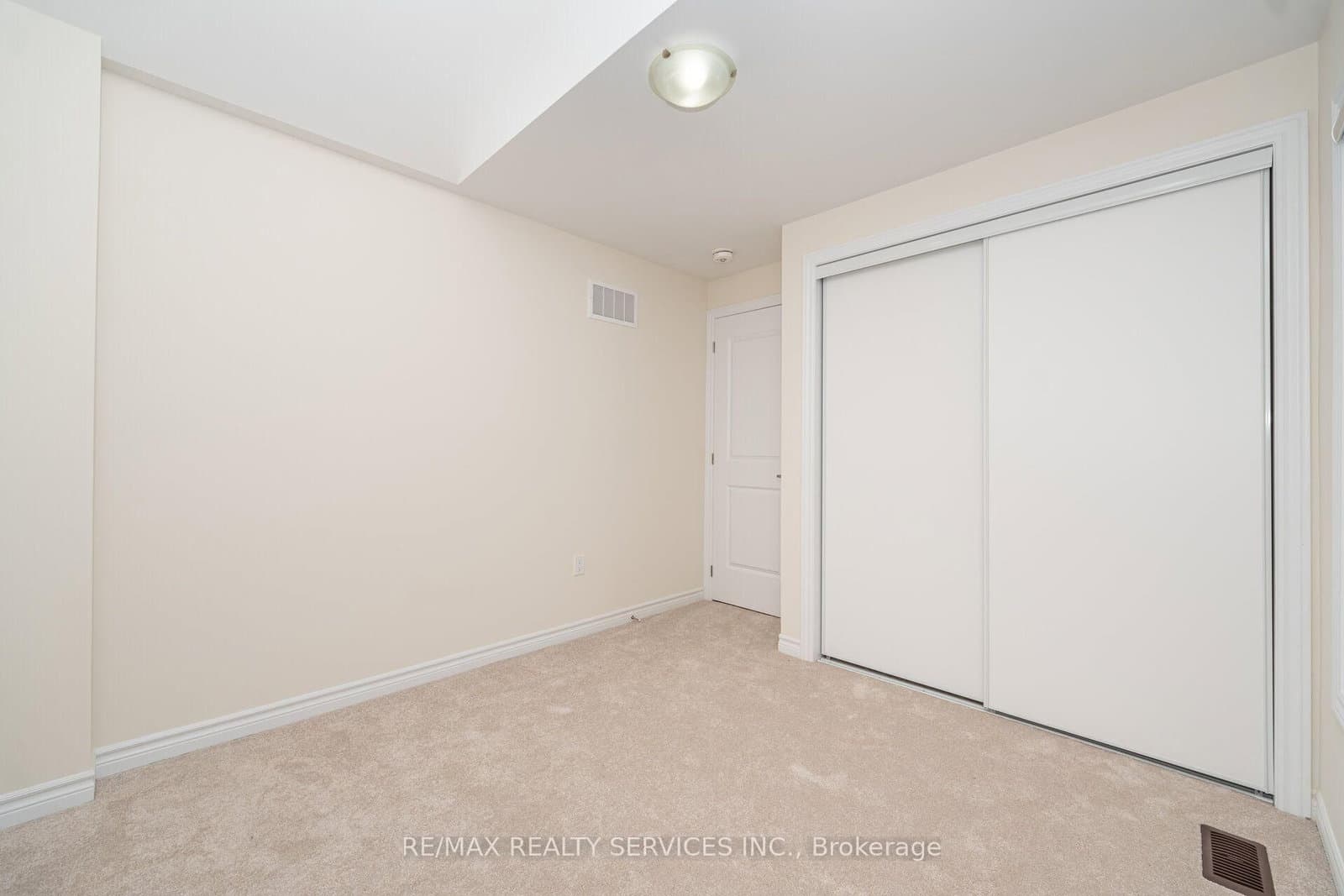10 Conboy Drive thumbnail 38