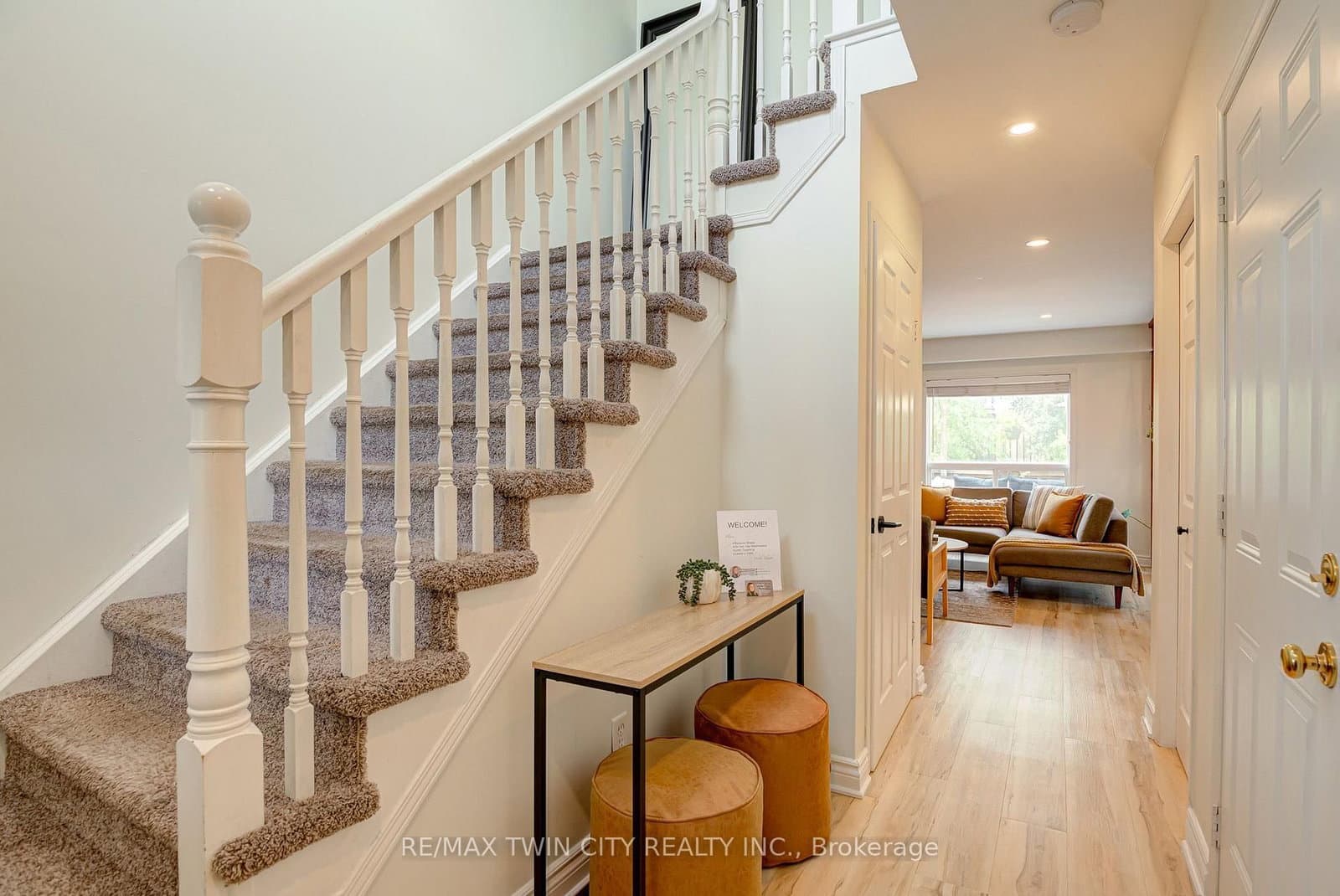 799 Commonwealth Crescent thumbnail 7