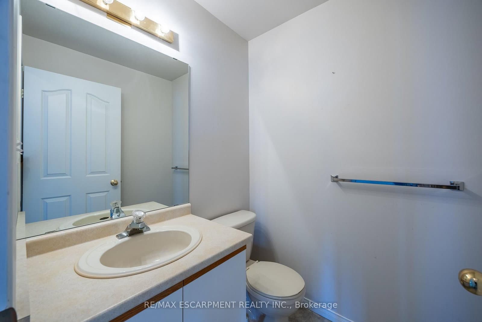 210 Main Street E, Unit 309 thumbnail 15
