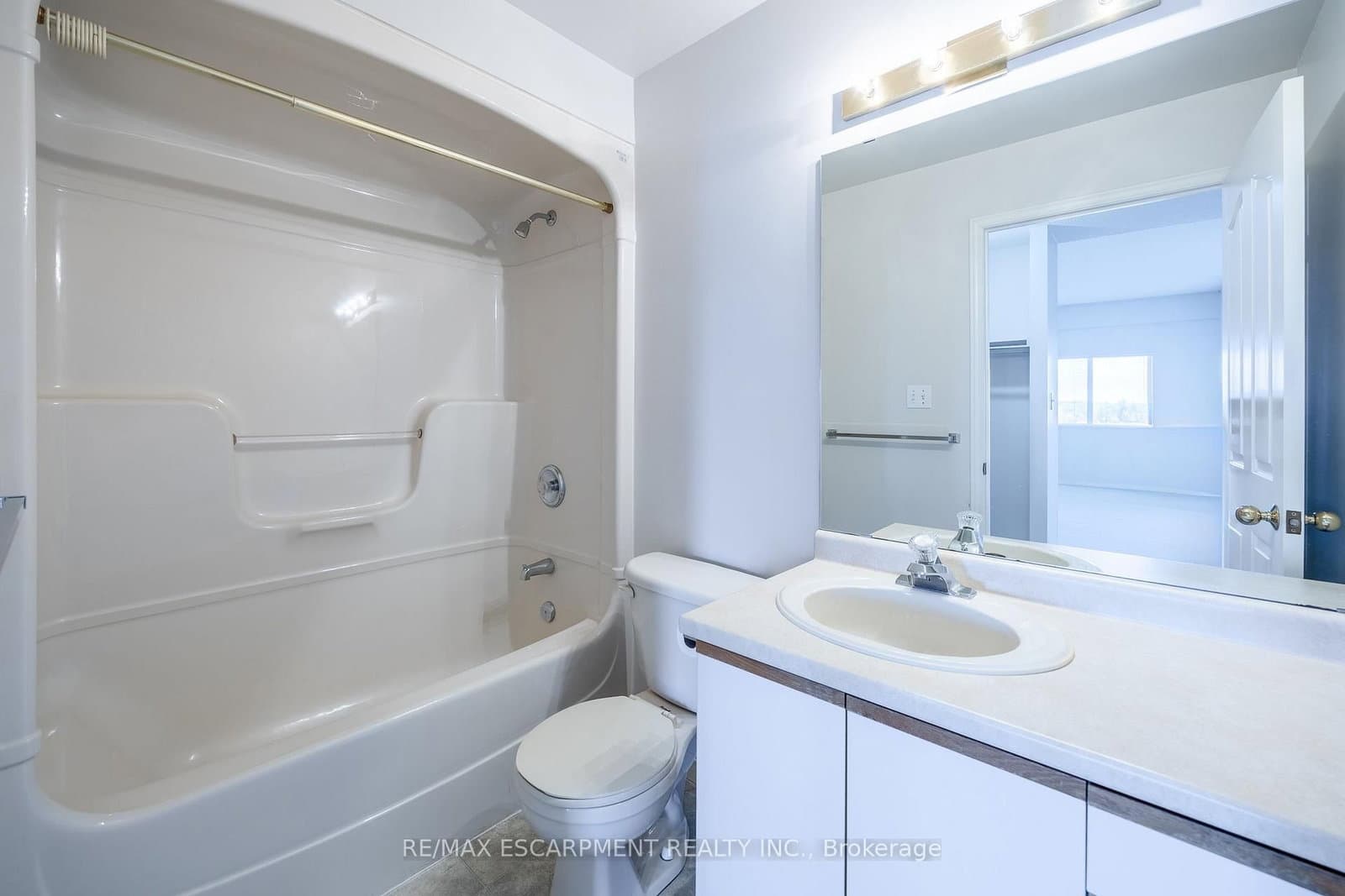 210 Main Street E, Unit 309 thumbnail 21