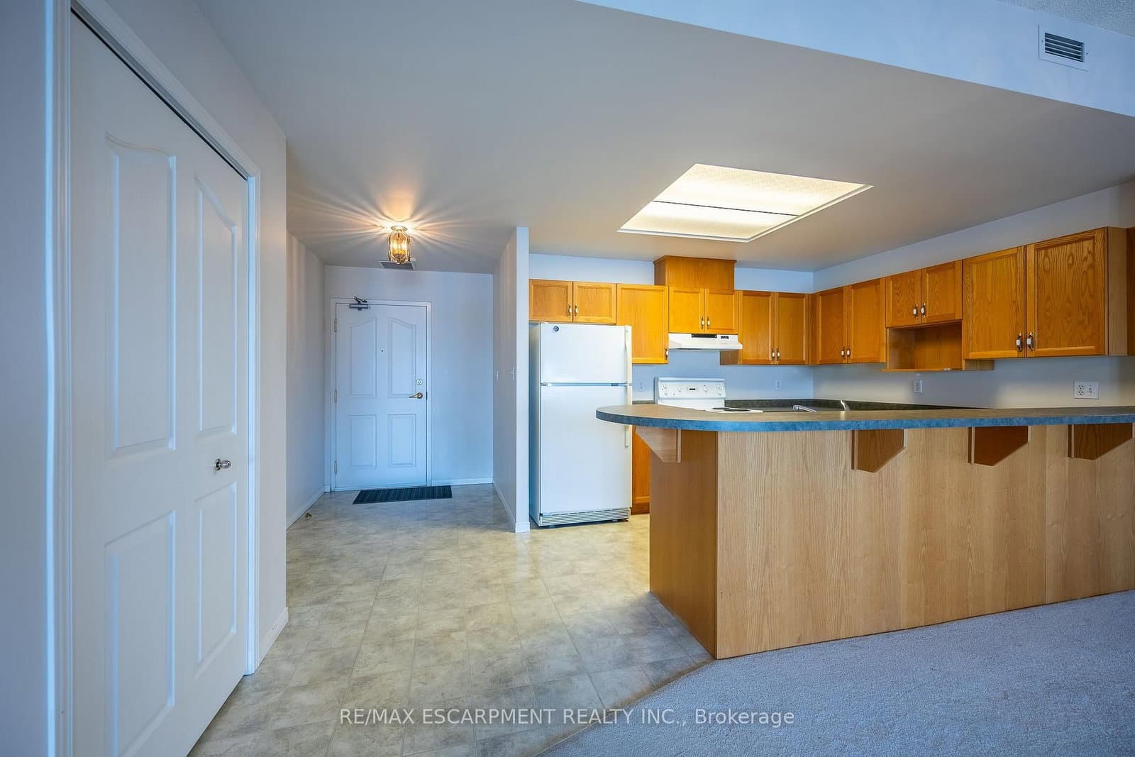 210 Main Street E, Unit 309 thumbnail 7