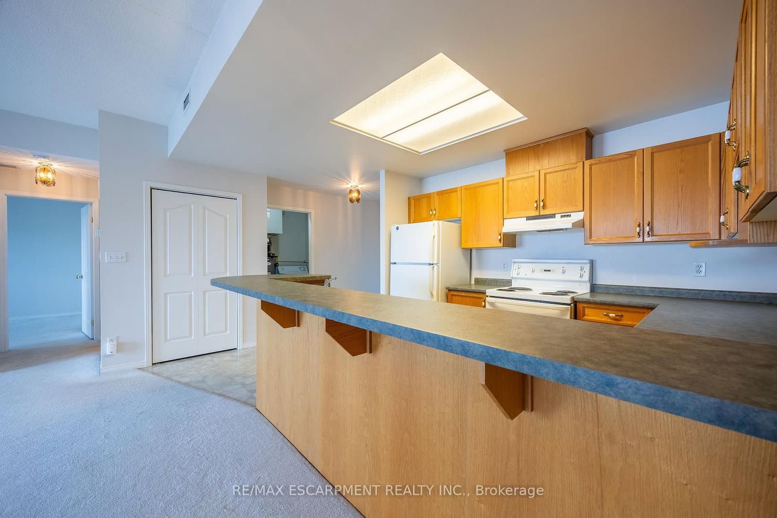 210 Main Street E, Unit 309 thumbnail 8