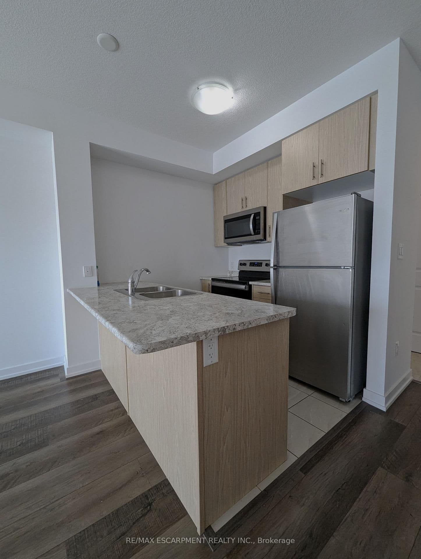 450 Dundas Street E, Unit 434 thumbnail 2