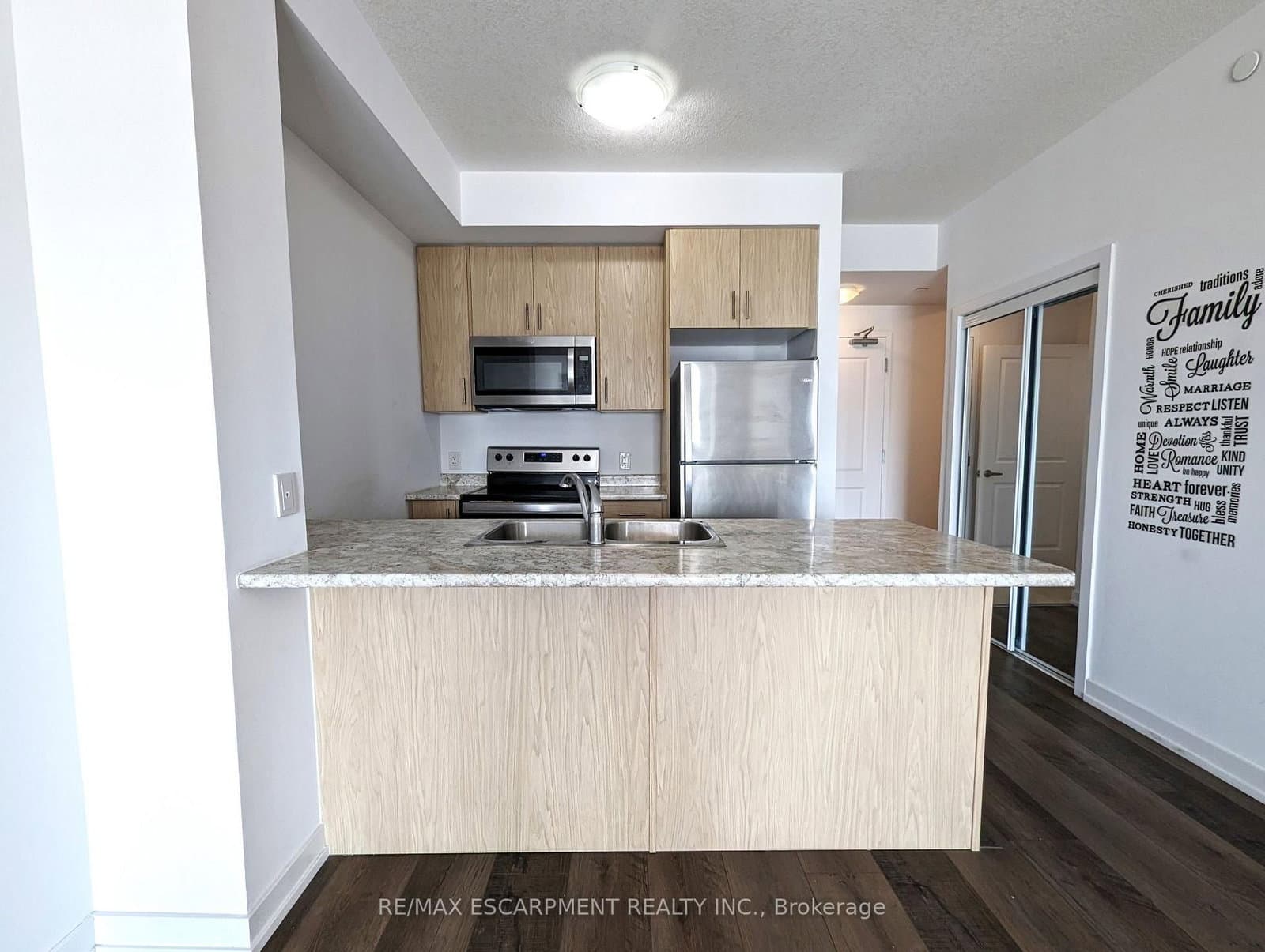 450 Dundas Street E, Unit 434 thumbnail 3