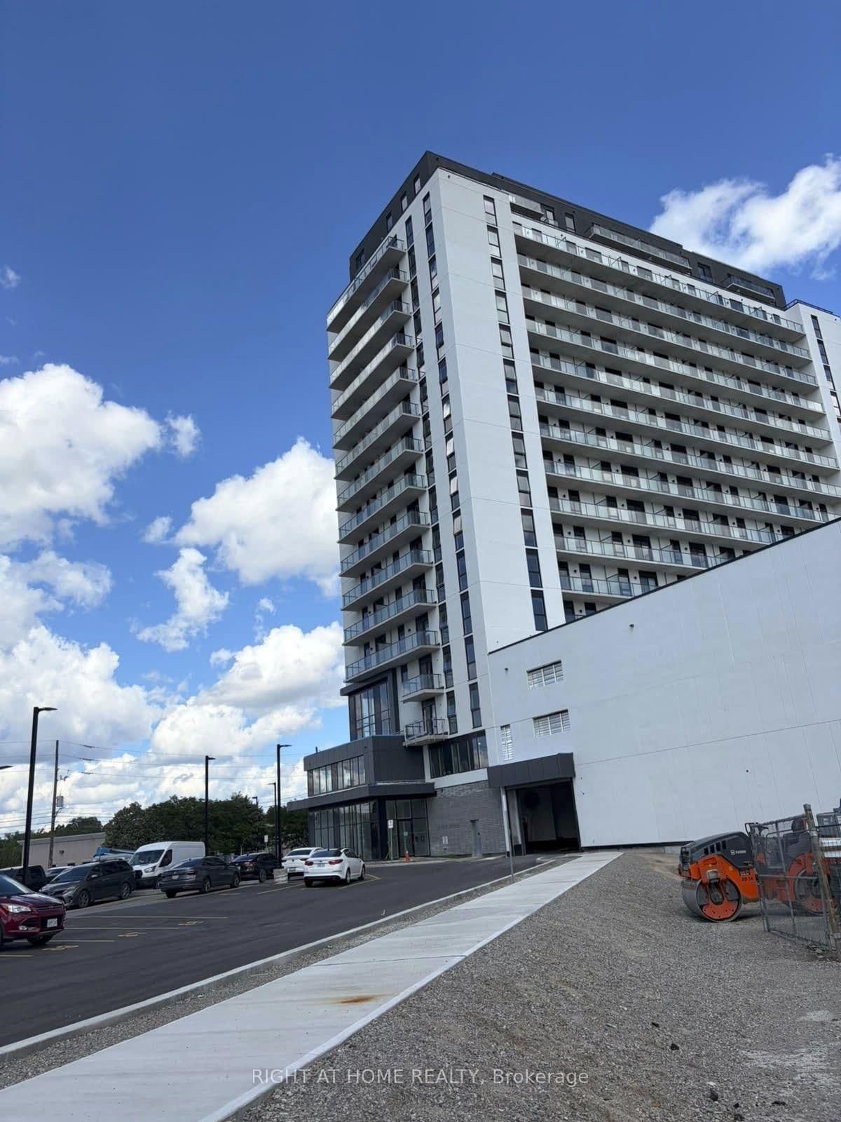 33 Erie Avenue, Unit 1402 thumbnail 2