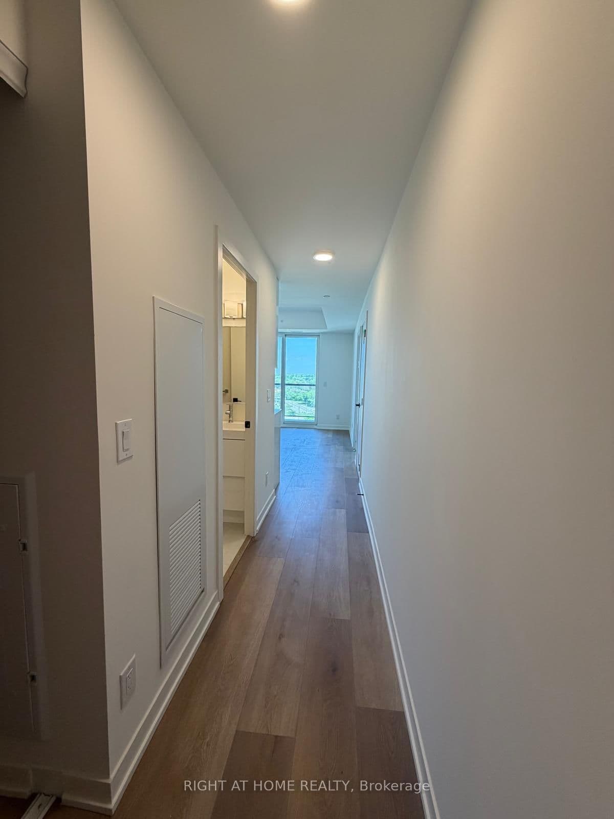 33 Erie Avenue, Unit 1402 thumbnail 3