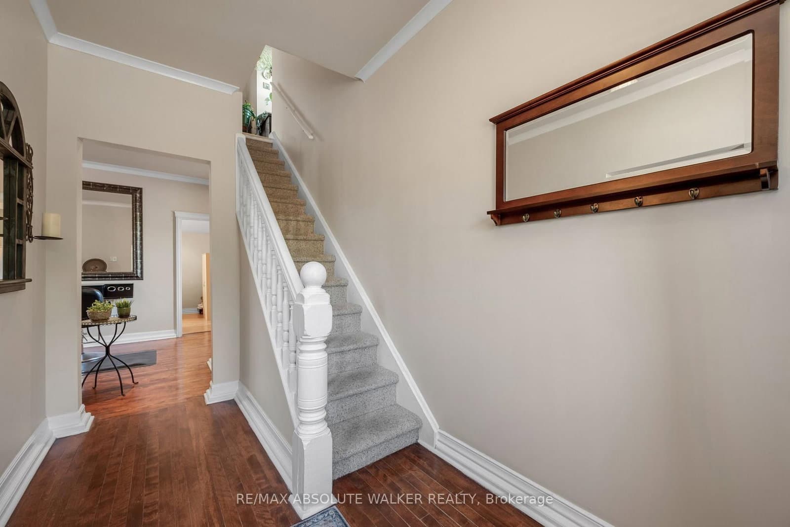 383 Danforth Avenue thumbnail 4