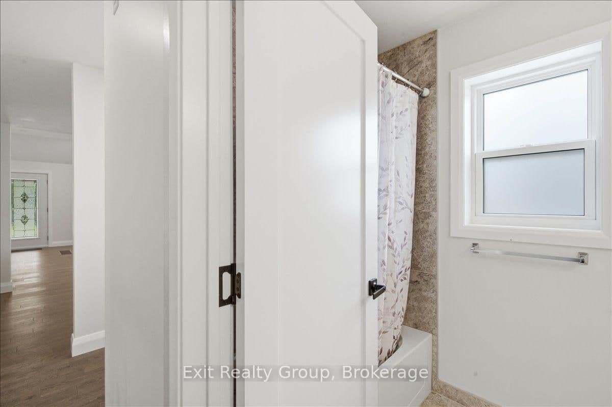 8 Albert Street thumbnail 32