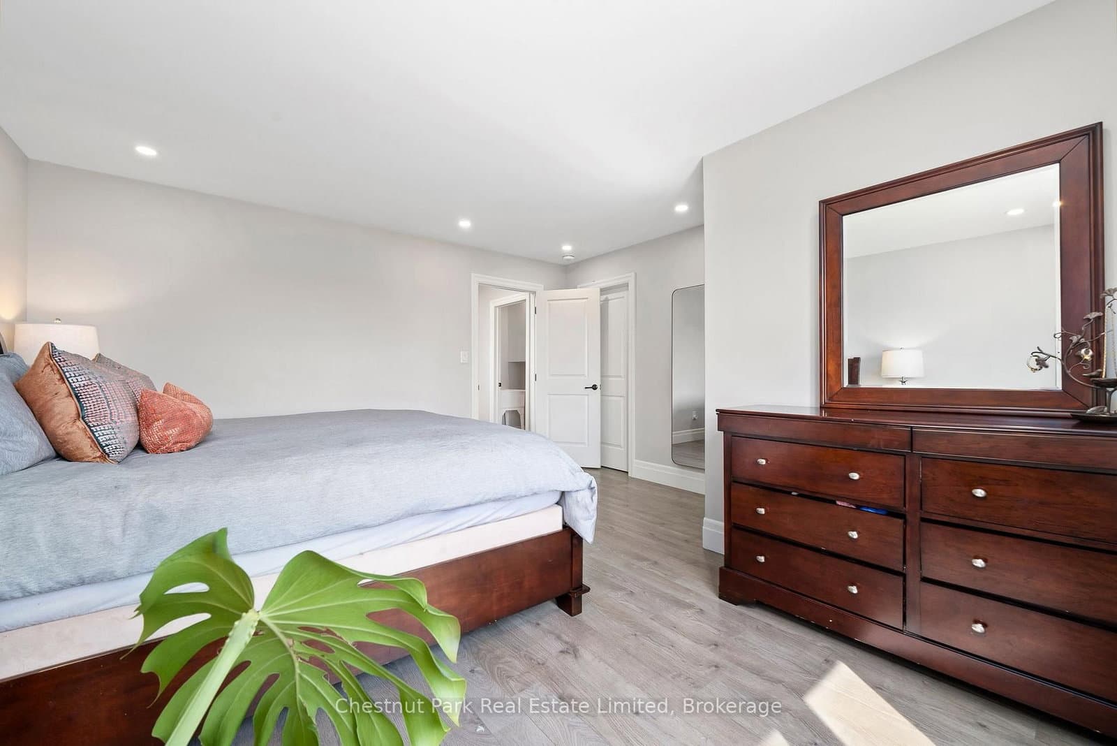 18 Curtis Street thumbnail 20