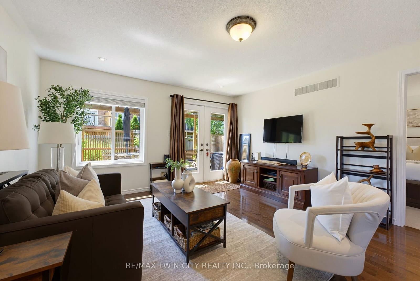 934 Zeller Crescent thumbnail 10