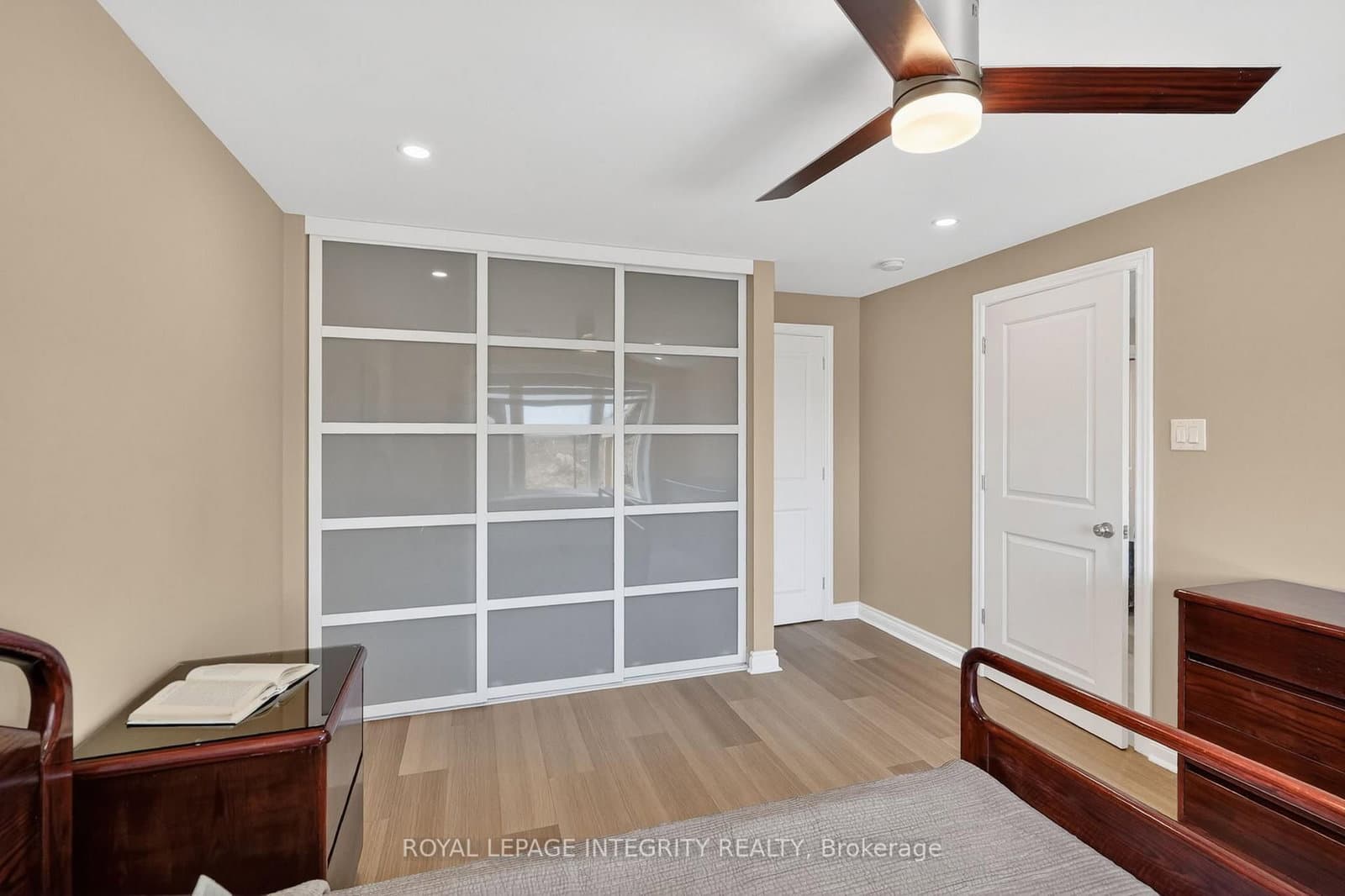 724 Parade Drive thumbnail 35