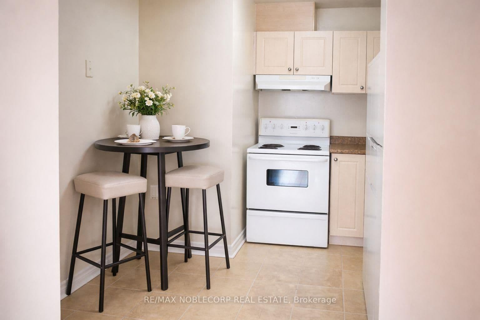 64 Benton Street, Unit 901 thumbnail 3