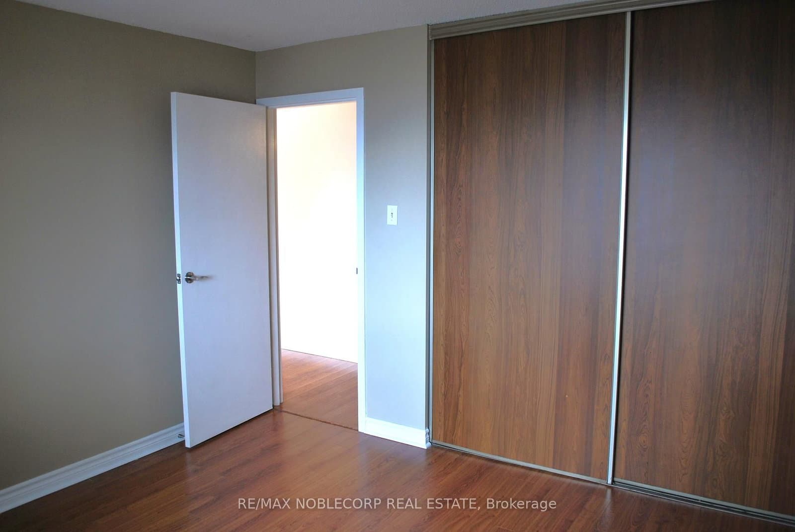 64 Benton Street, Unit 901 thumbnail 5