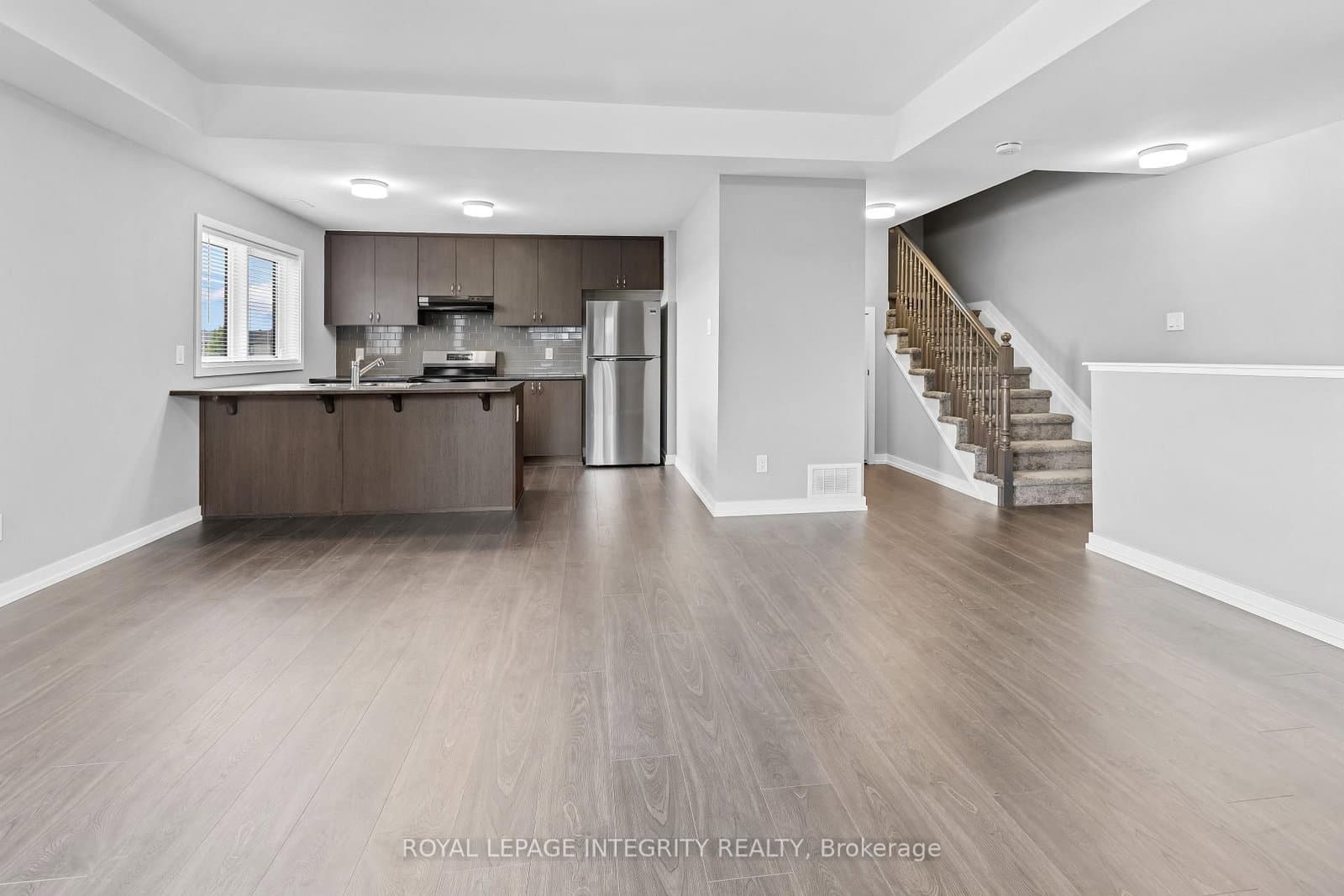 871 Decoeur Drive thumbnail 6