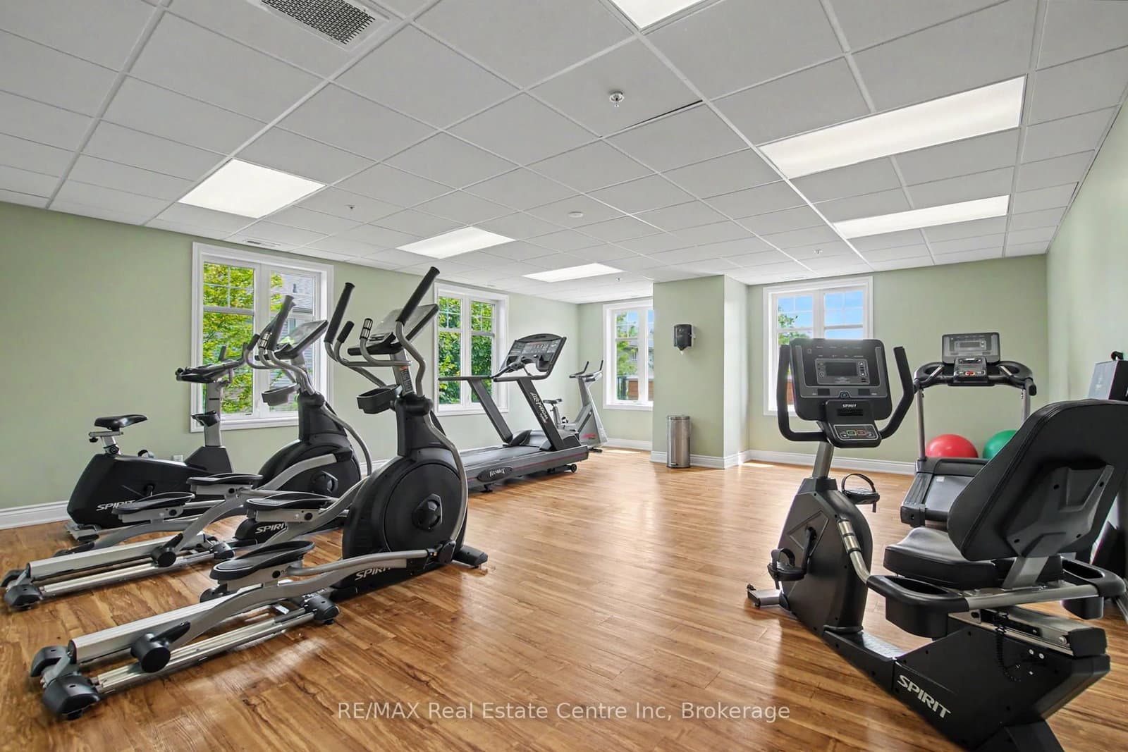2 Colonial Drive, Unit 410 thumbnail 26