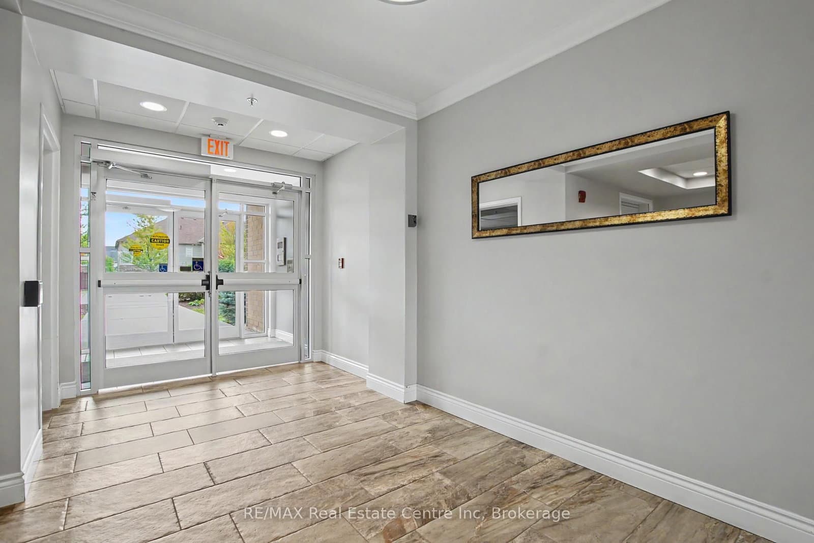 2 Colonial Drive, Unit 410 thumbnail 5