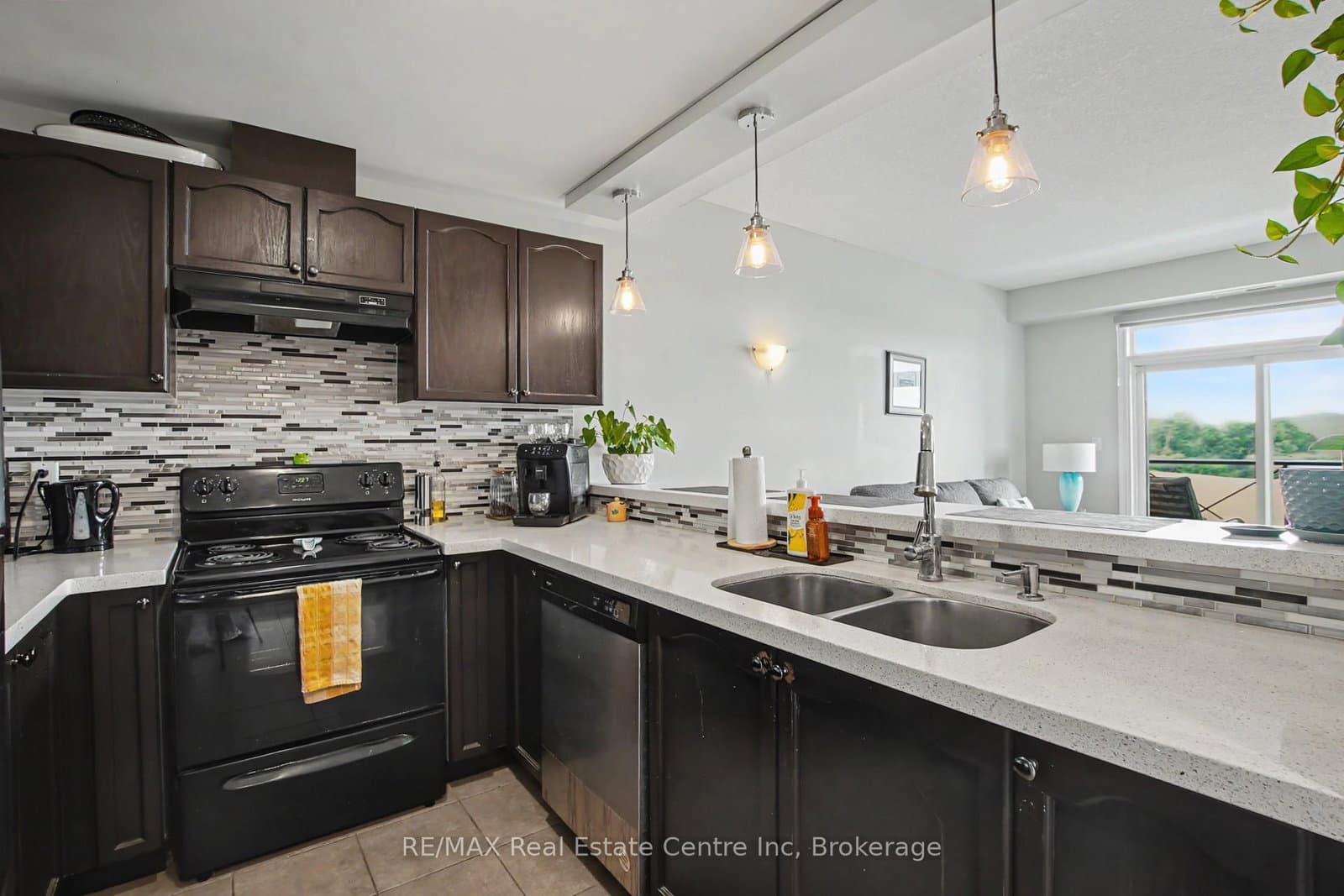 2 Colonial Drive, Unit 410 thumbnail 8