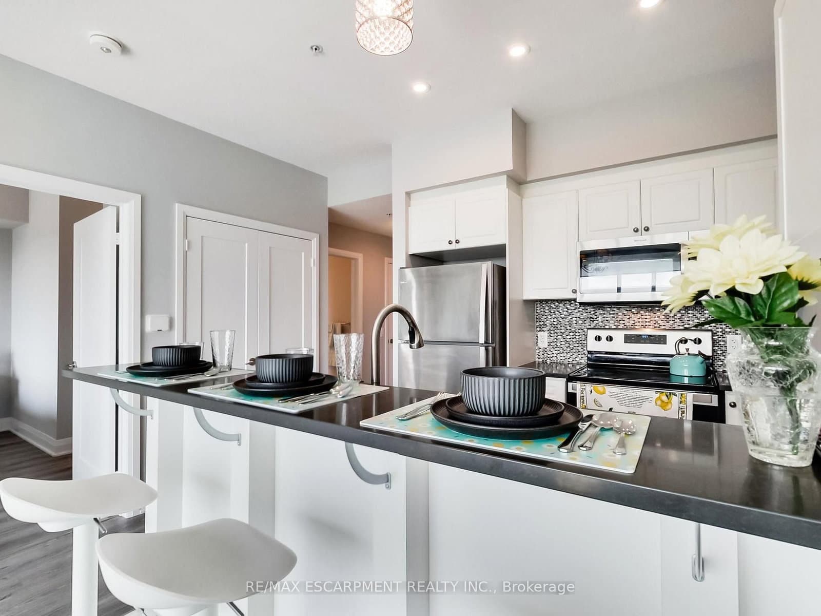 16 Concord Place, Unit 318 thumbnail 23