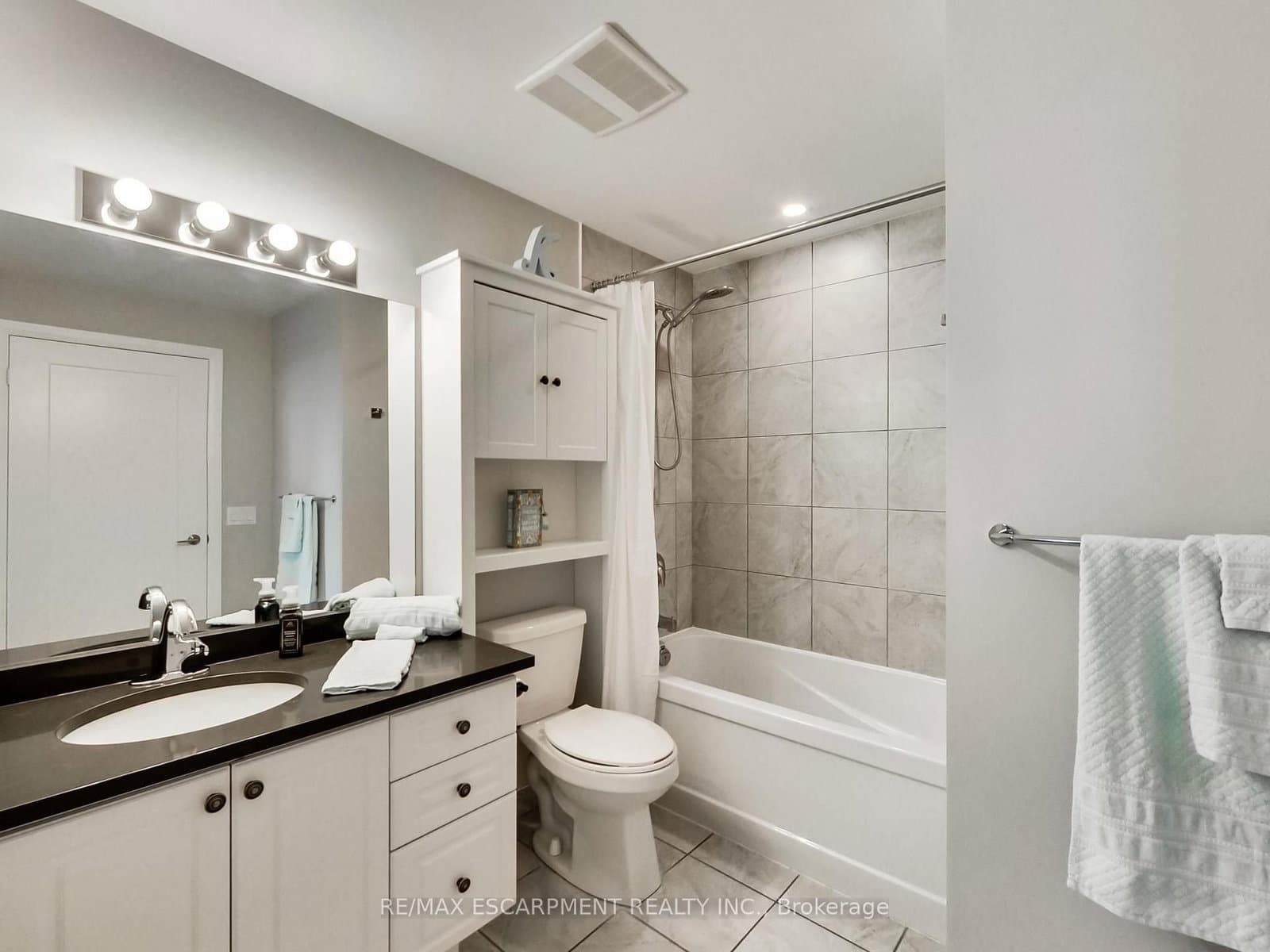 16 Concord Place, Unit 318 thumbnail 9