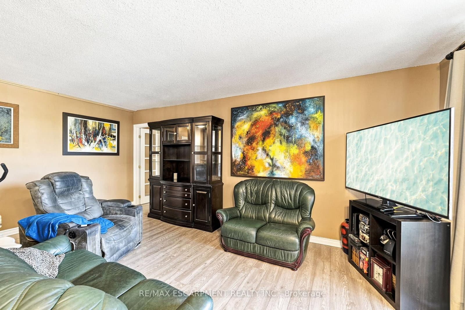 851 Queenston Road, Unit 202 thumbnail 11