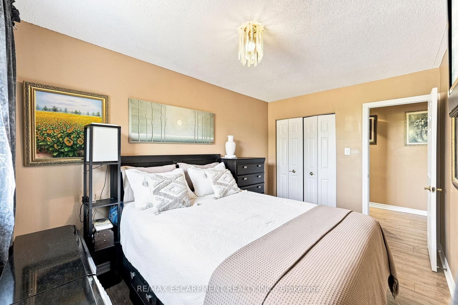 851 Queenston Road, Unit 202 thumbnail 16