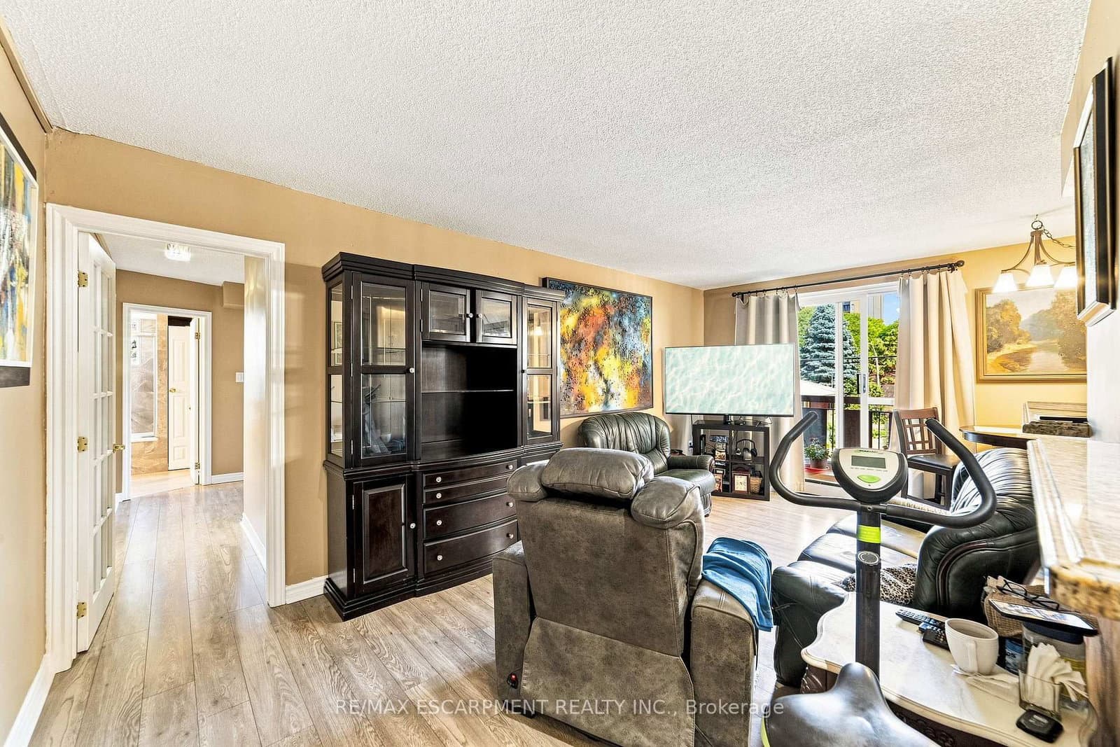 851 Queenston Road, Unit 202 thumbnail 7