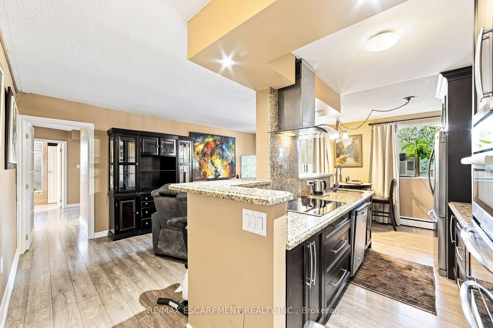 851 Queenston Road, Unit 202 thumbnail 8