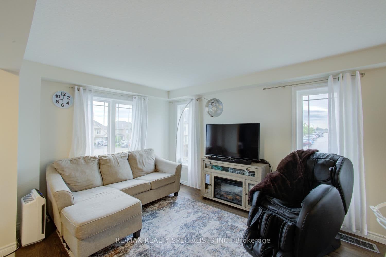 58 Jeffrey Drive thumbnail 12