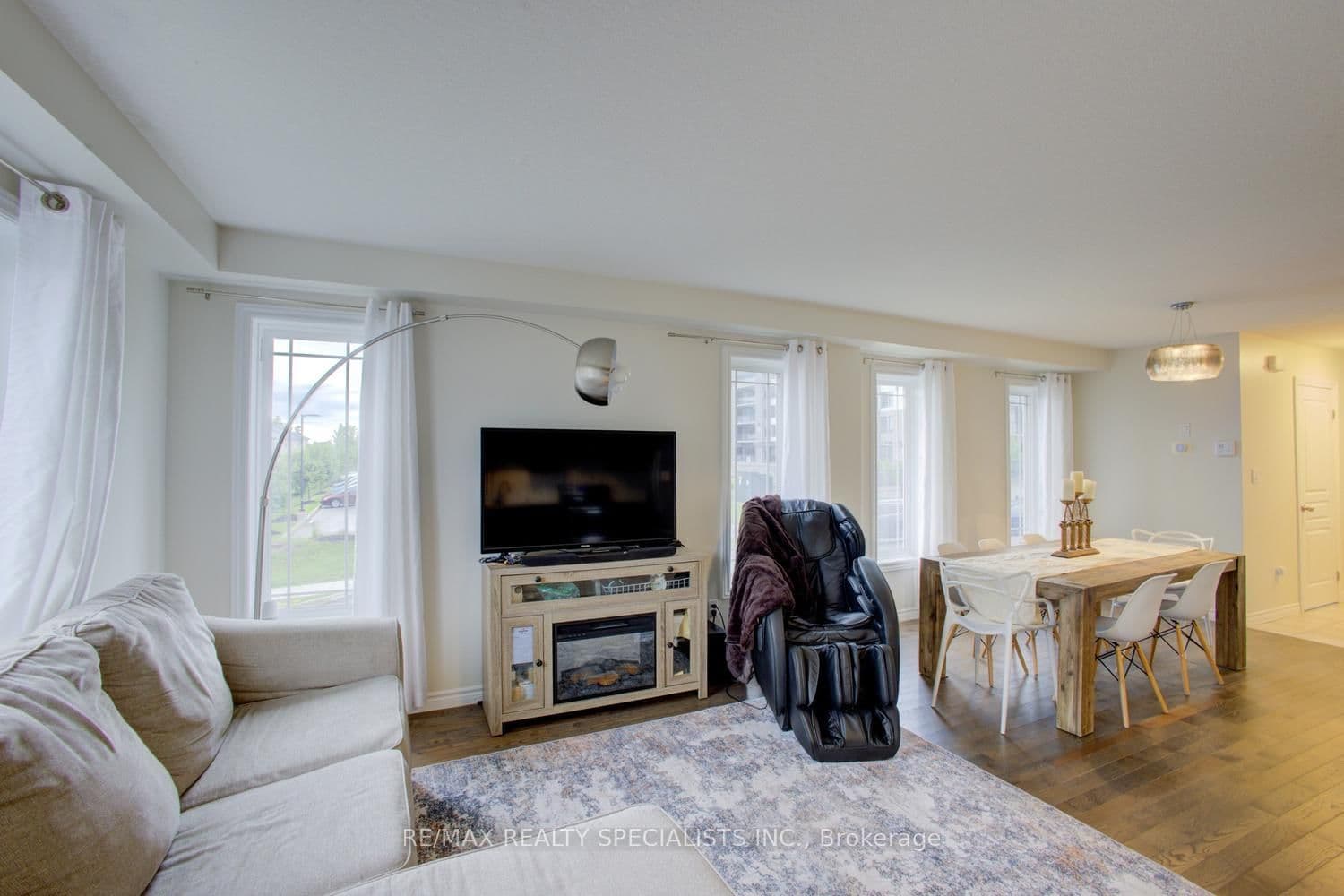 58 Jeffrey Drive thumbnail 13