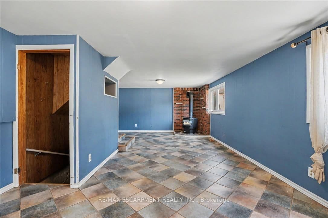 485 Cochrane Road thumbnail 14