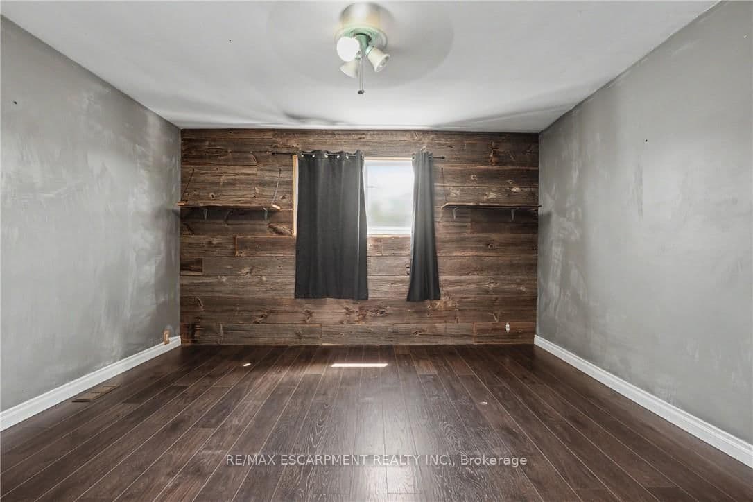 485 Cochrane Road thumbnail 16