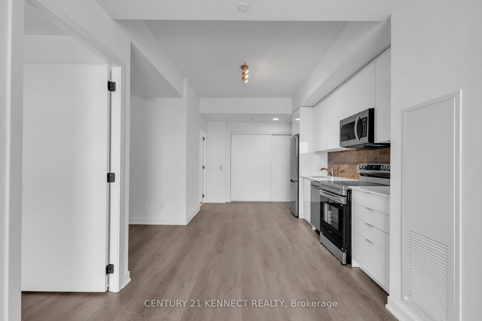 33 Erie Avenue, Unit 1306 thumbnail 11