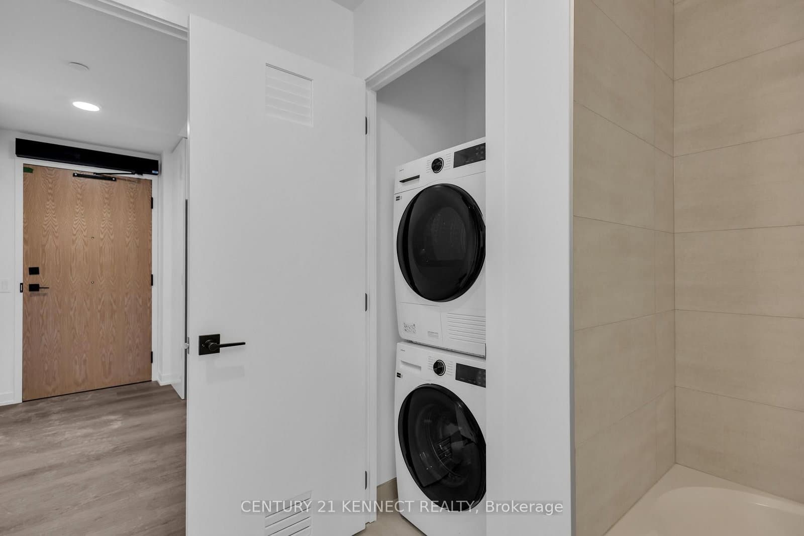 33 Erie Avenue, Unit 1306 thumbnail 25