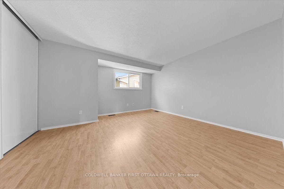 2701 PIMLICO Crescent thumbnail 18