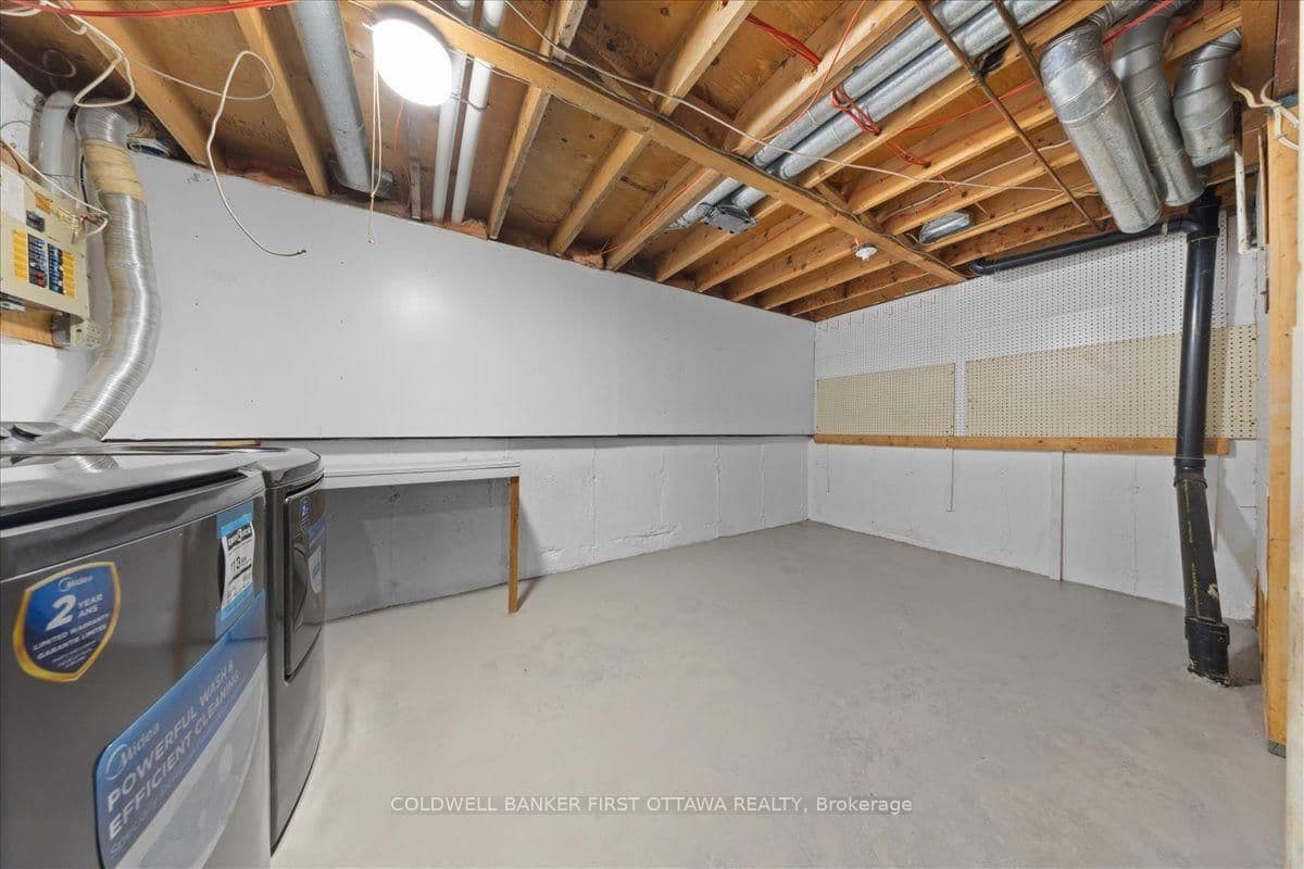 2701 PIMLICO Crescent thumbnail 25