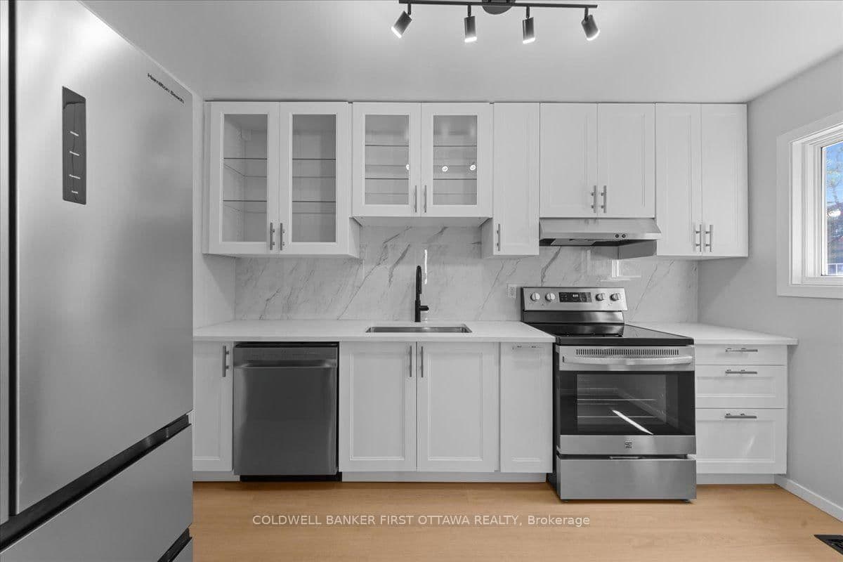 2701 PIMLICO Crescent thumbnail 5