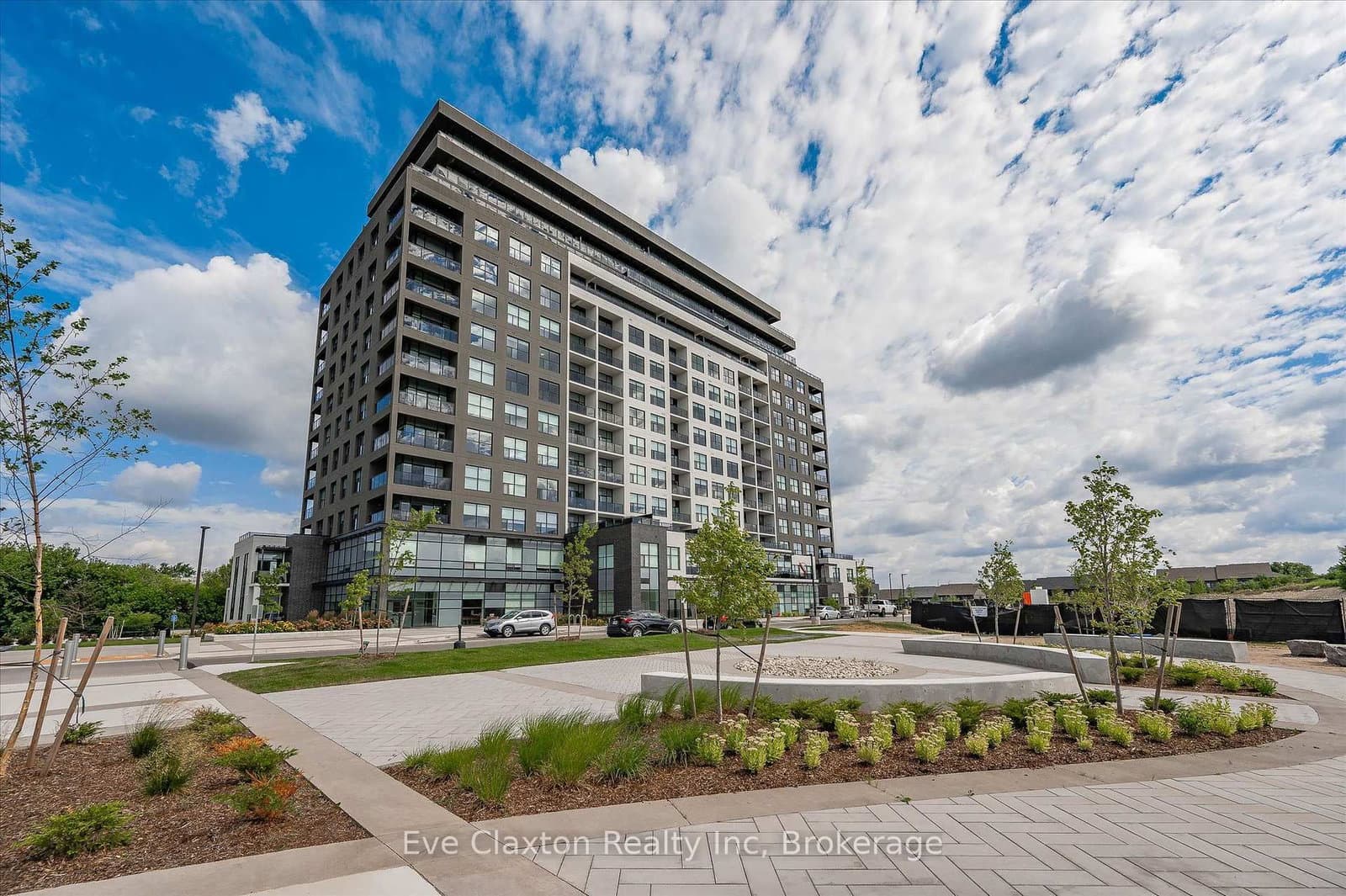 1880 Gordon Street E, Unit 204