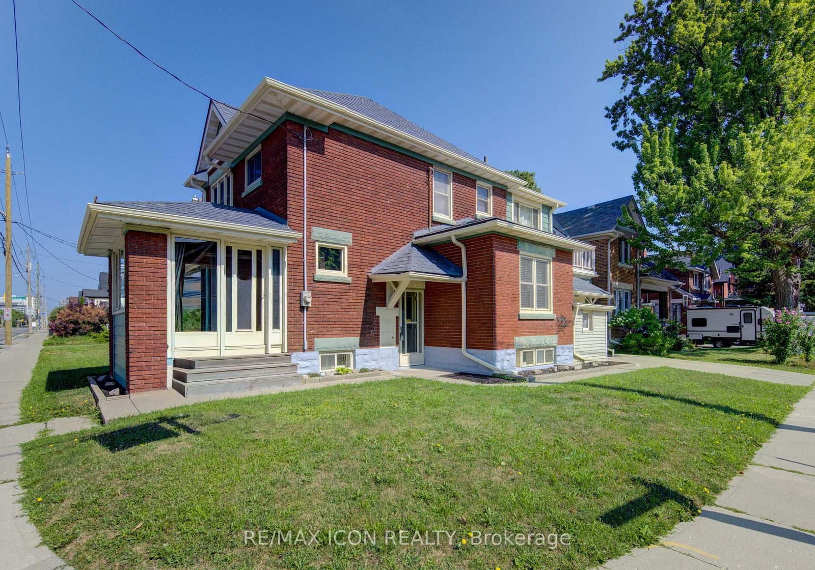 224 Weber Street E thumbnail 2