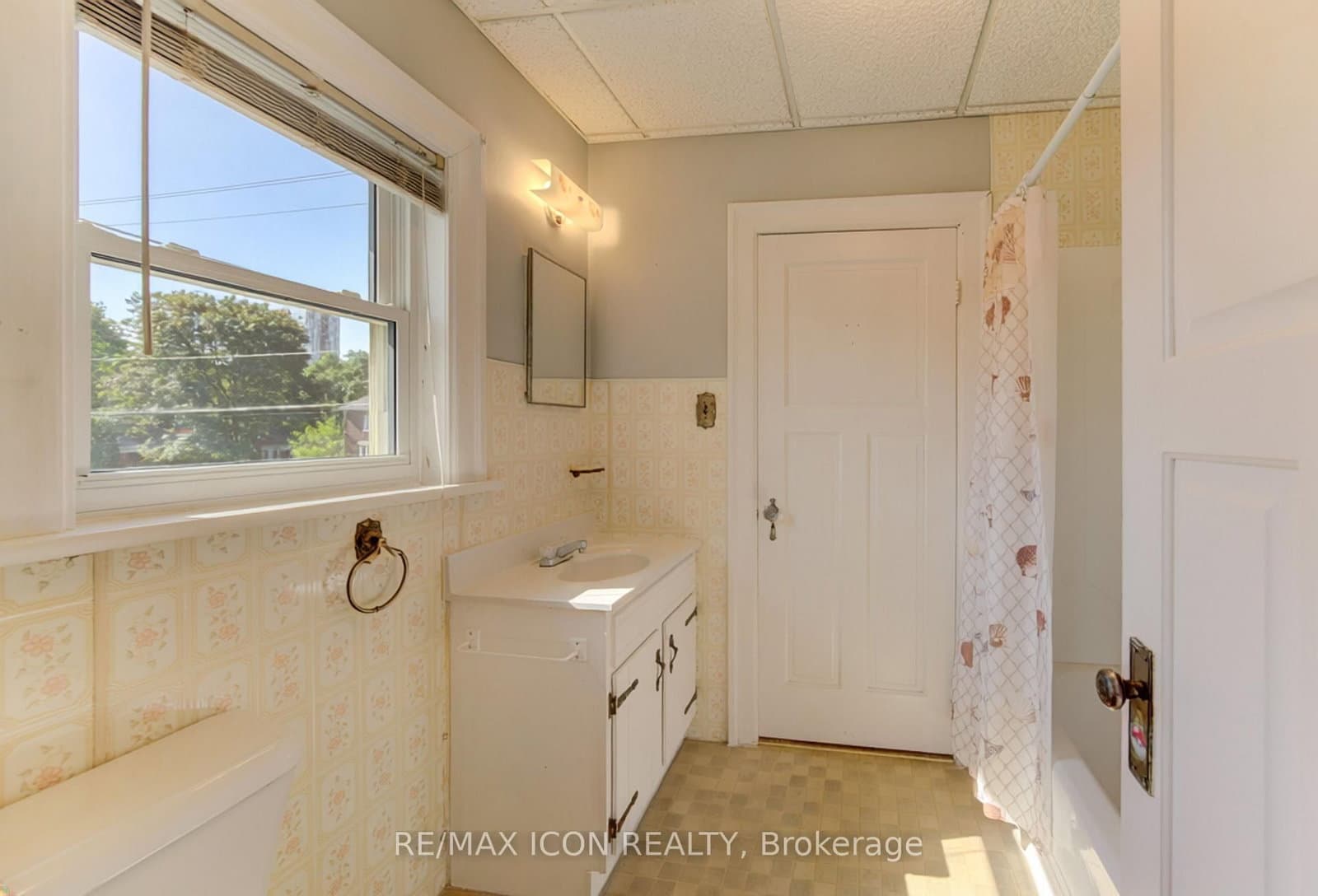 224 Weber Street E thumbnail 28